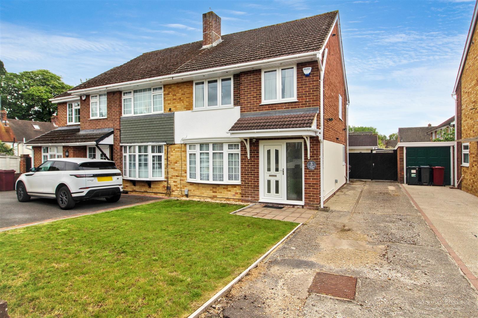 3 bed property in Underwood Road, Reading